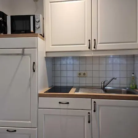 Strandstrasse 32 - 04-30 * Кюлунгсборн